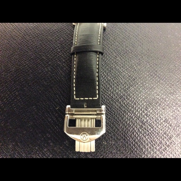 Movado watch. - Picture 4 of 7